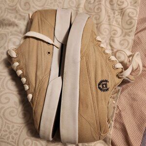 Unisex  like new canvas lace up  sneakers